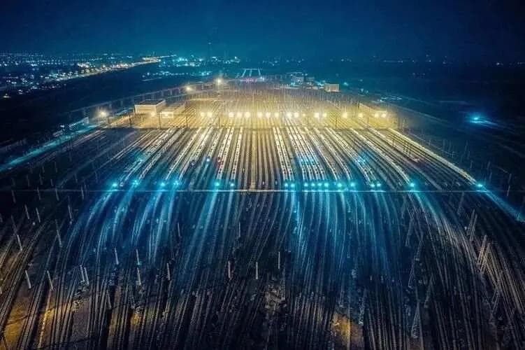 中国高铁一公里耗一万度电？带你了解中国高铁实际耗电量！