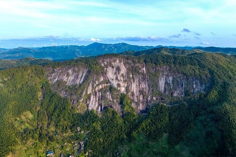 虎形山瑶族乡：云上花瑶文旅正茂 雪峰东麓乐业如诗