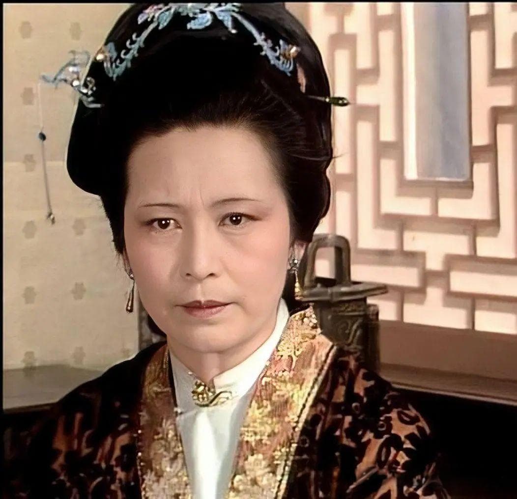“天真烂漫”王夫人：《红楼梦》中贾府当家人的管理之道