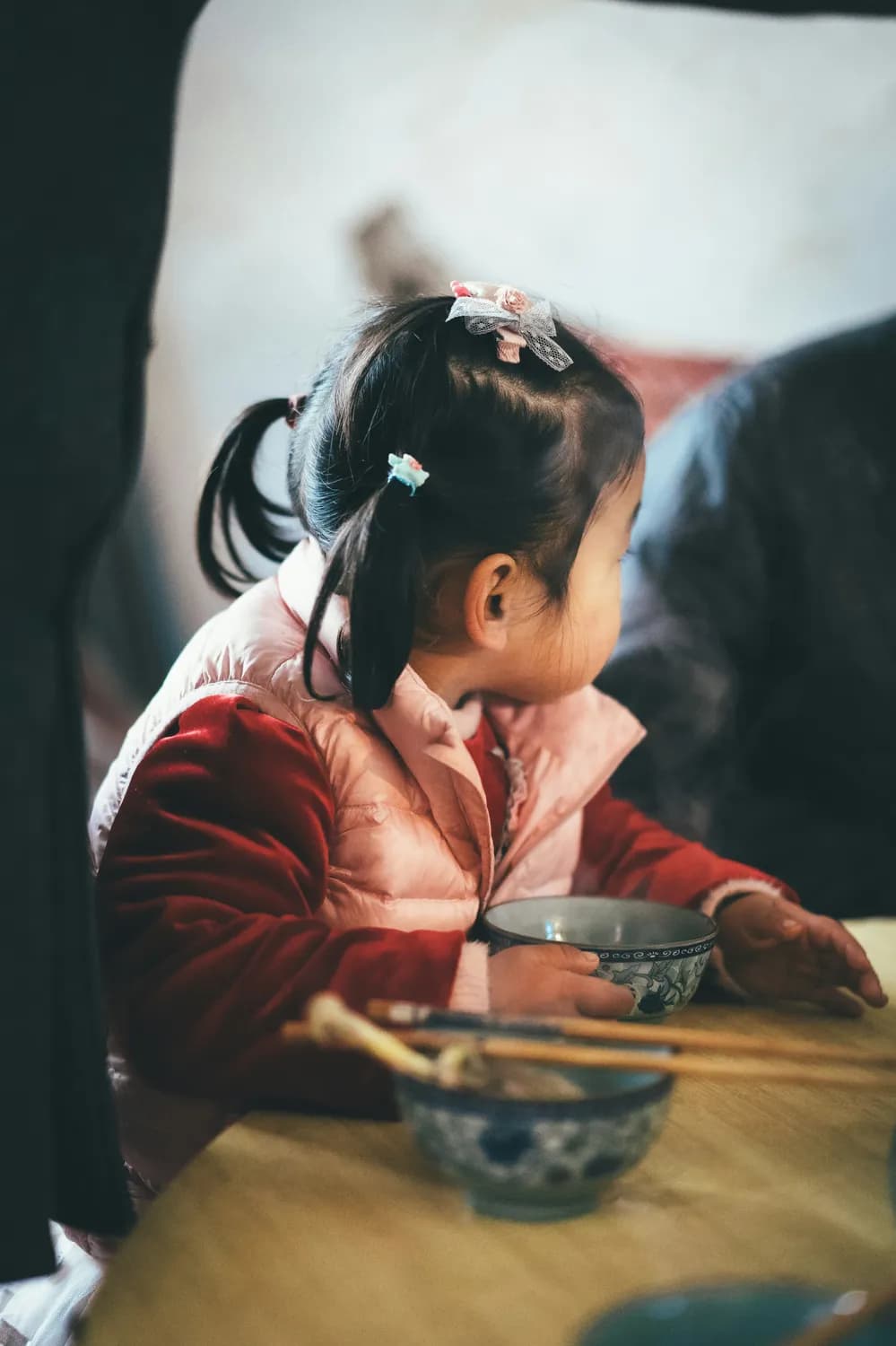 每月10元独生子女费难纾家庭教育支出，专家建议优化补贴
