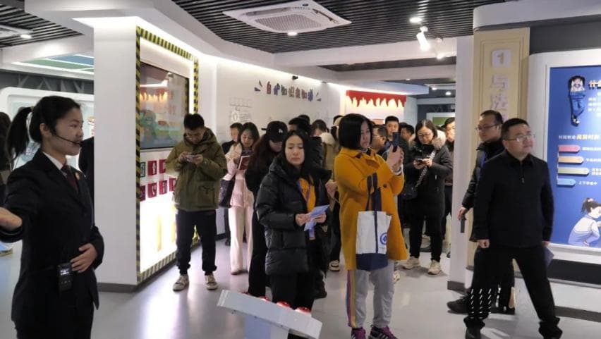 科技互动+新媒体普法，点亮贵州法治教育之光
