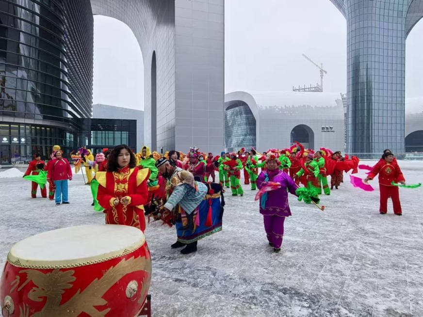 “打起手鼓 舞起龙”新疆乌鲁木齐市社火迎新春
