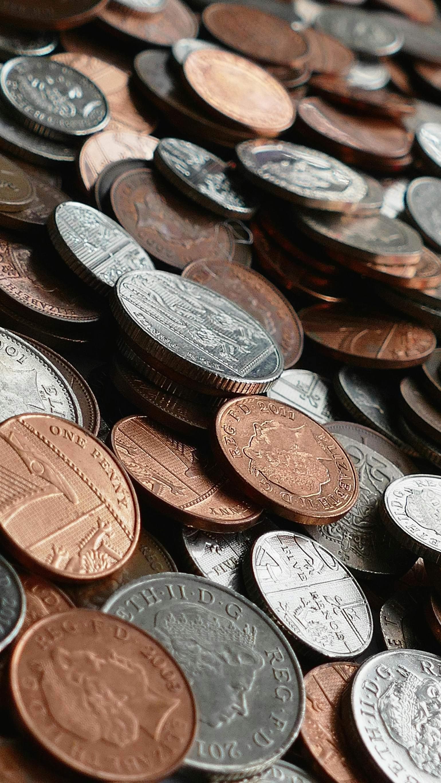 铂金与银子：特性、价值及市场表现的深度剖析