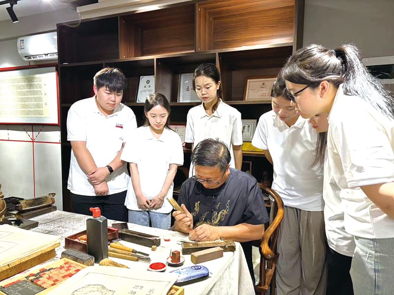 小河木活字印刷非遗展示馆：匠心琢木，推动非遗老手艺焕新