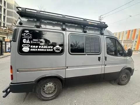 适合改装露营车的车型：江陵全顺改装房车