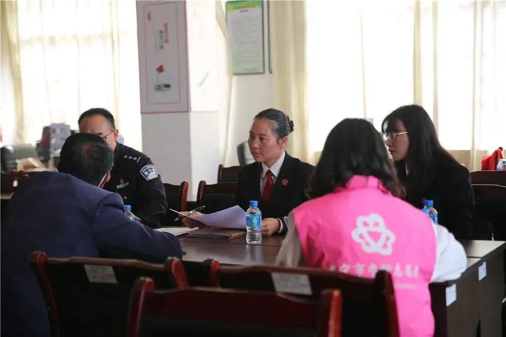 安宁市法院创新家事纠纷化解机制，构建多元诉前调解“朋友圈”