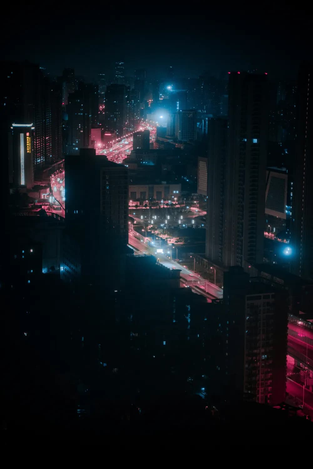 《银翼杀手 2049》：AI技术如何重塑未来城市的视觉奇观？