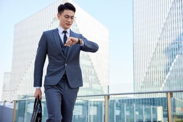 海员夫妻分居生活：长时间分离的挑战与坚守的力量