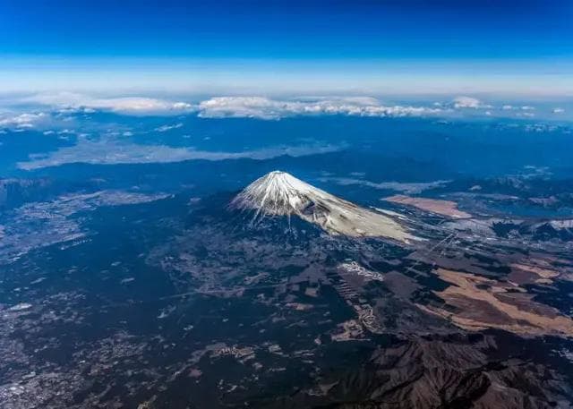 富士山登山2025 新手必看富士山登頂攻略 2日1夜行程/路線/交通/裝備