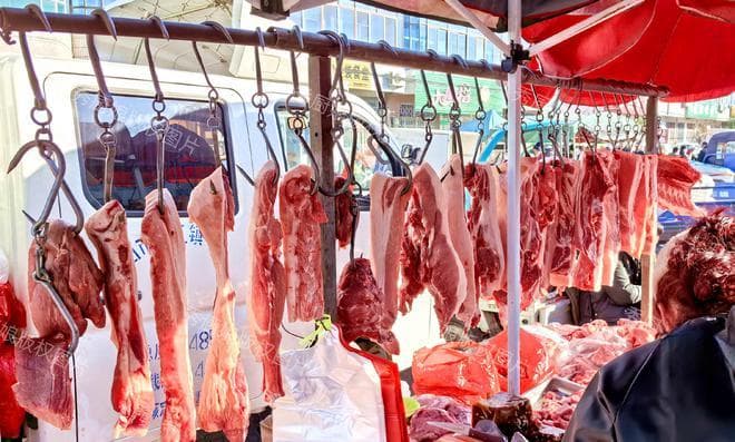 买猪肉，选“浅色”还是“深色”的？区别不小，弄明白再买不吃亏