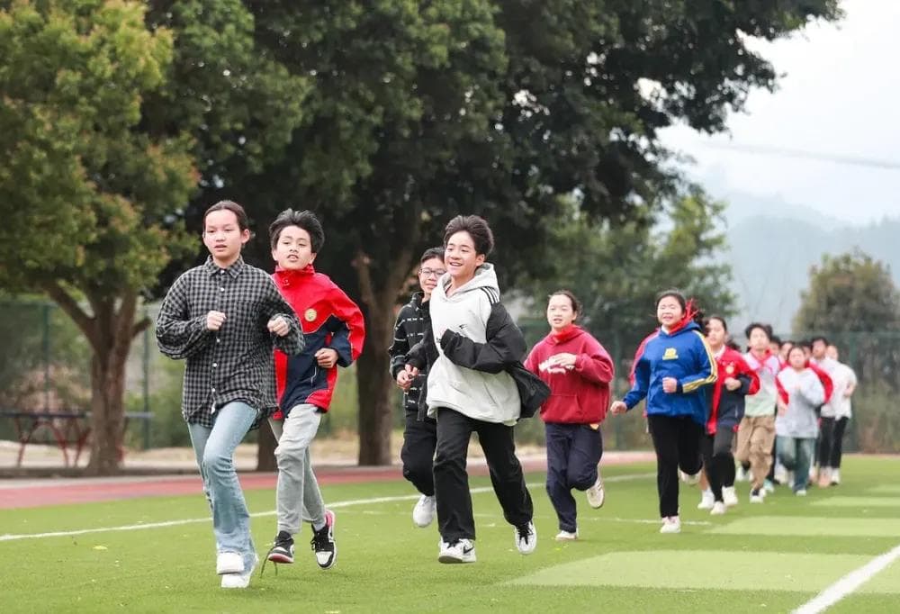 关于“孩子们的体育课”！代表委员有话说→