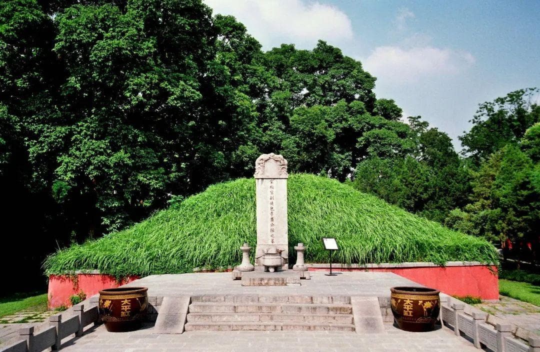 包公故事：包河里长出的藕，有节无丝（私）