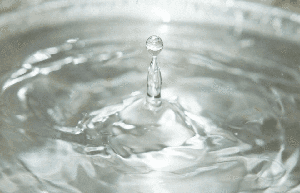 喝水也有讲究！天然水、纯净水和矿泉水，你选对了吗？