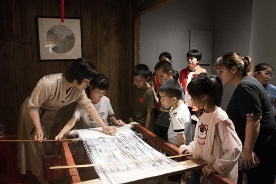 泉州非遗馆“戏”真多，年轻人走进“活”的传统文化