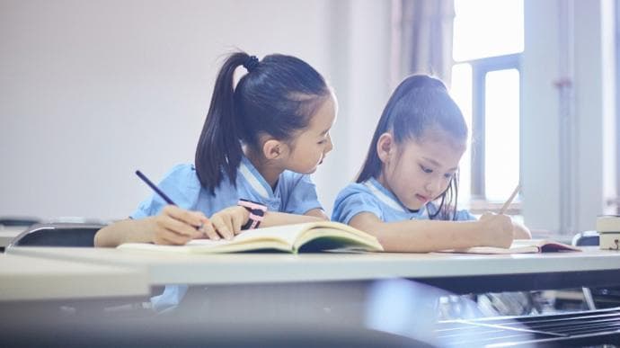 超60%学生在假期结束时感到焦虑！医生：利用“黄金一周”助孩子适应新学期