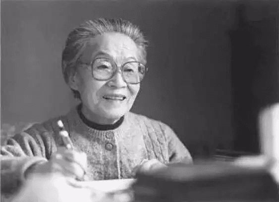 杨绛：人老了才会明白，最亲的人不是老伴，不是子女，而是……