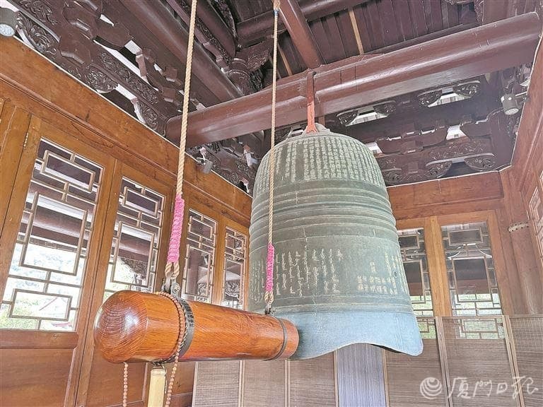 南普陀寺每日敲响的铜钟至今已300多岁！专家呼吁→