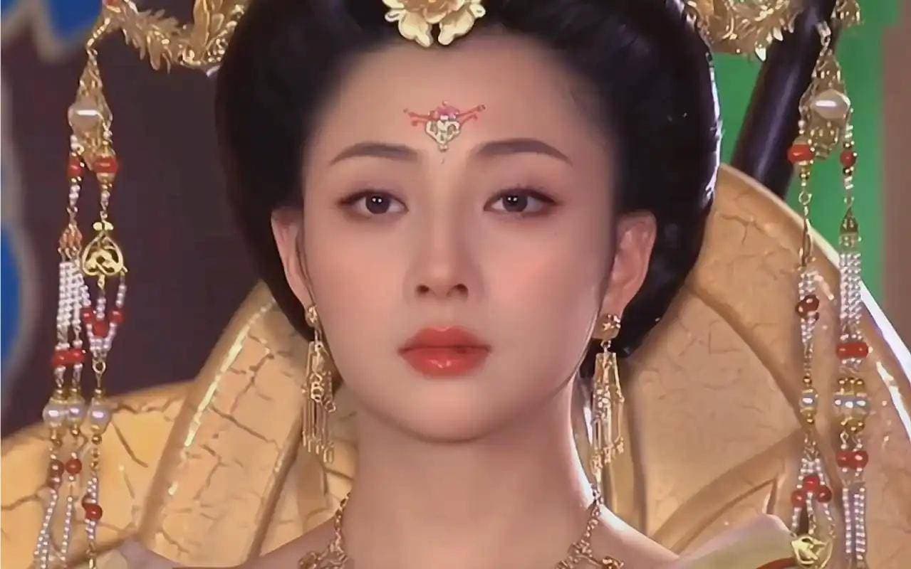 杨贵妃的真正魅力：不仅仅是美貌，她如何成为唐玄宗的心灵伴侣？