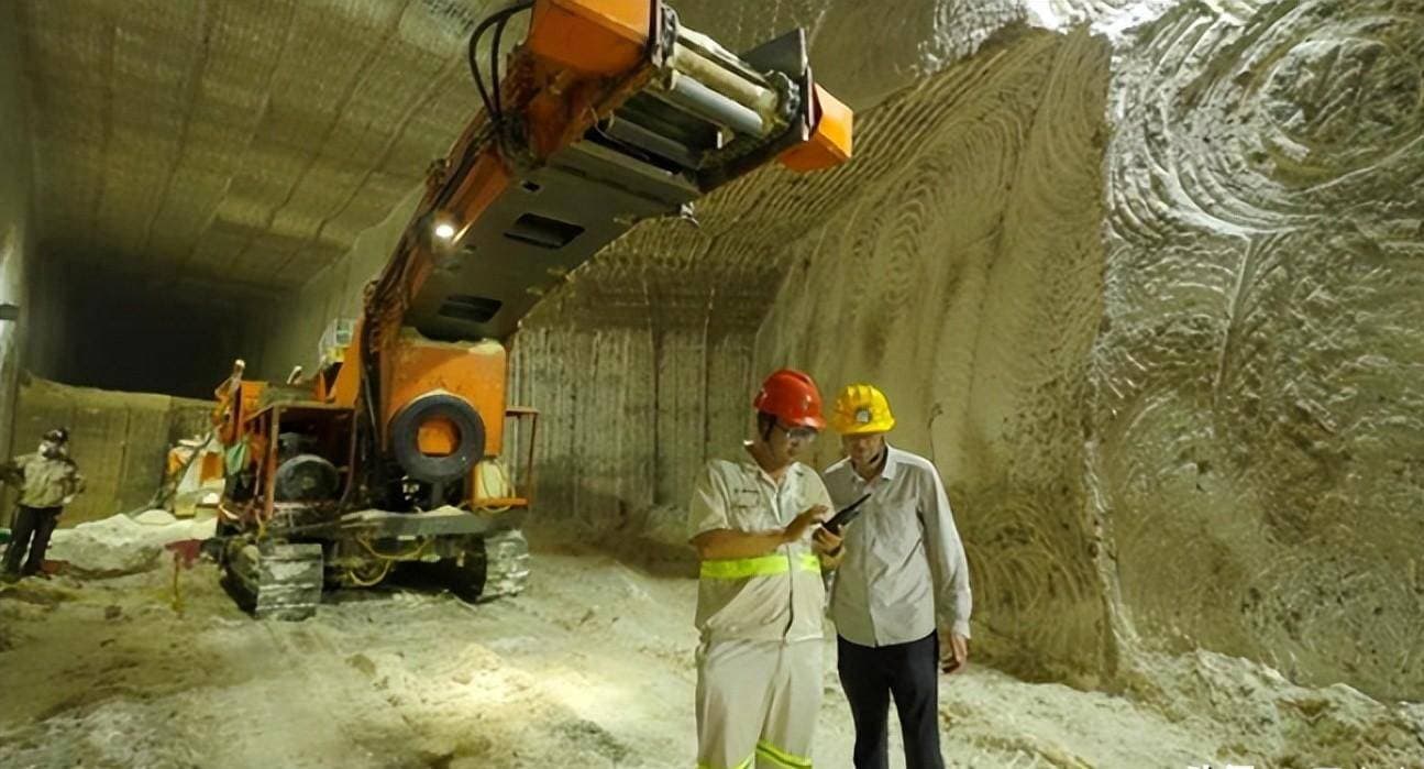 中老铁路立大功！中企拿下老挝9.84亿吨钾矿，扭转中国缺钾局面？