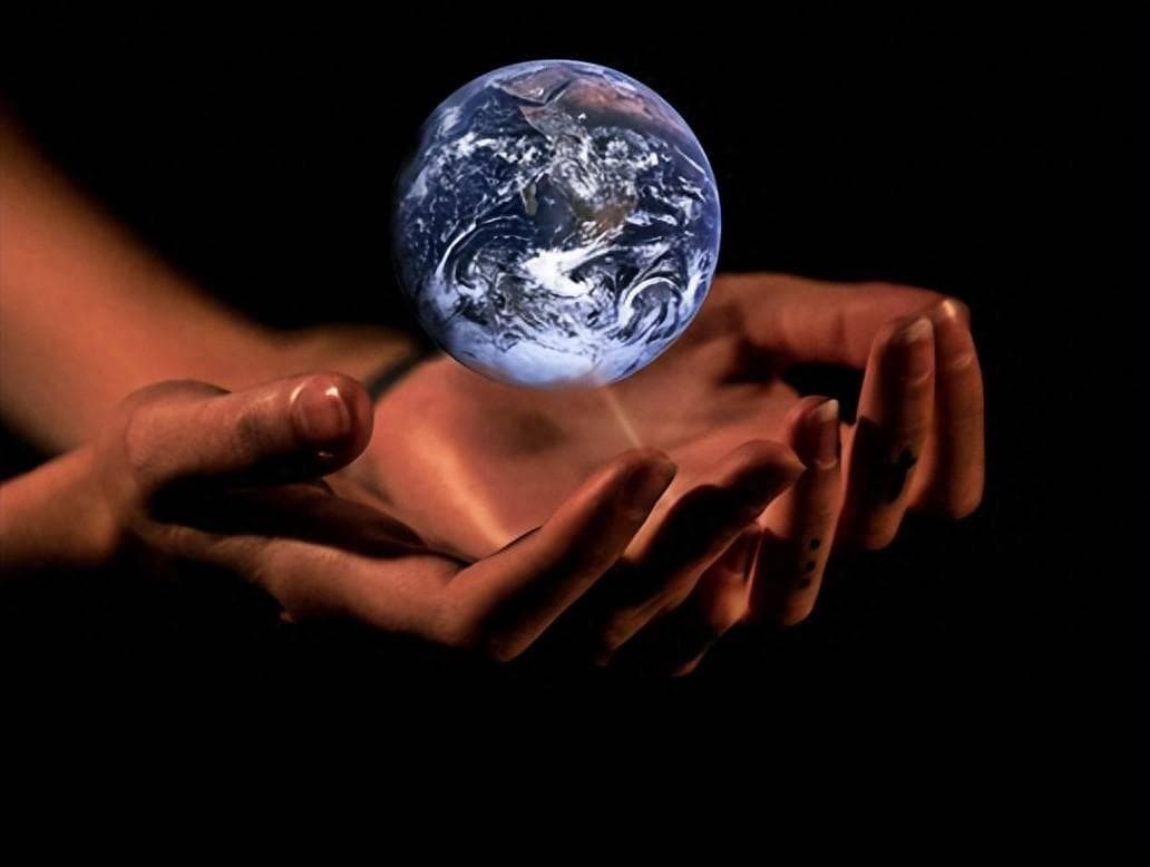 地球重达60万亿亿吨，为何不下坠？是什么力量让它悬浮于宇宙中