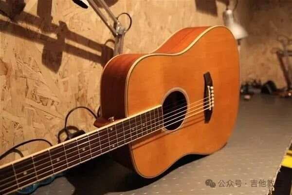 吉他初学者7步训练法，从基础到演奏的必经之路