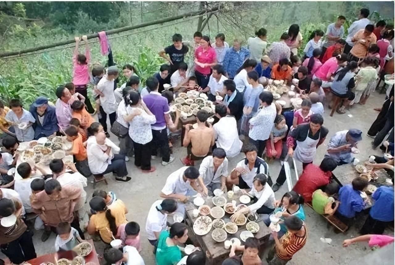 乐平菜：大块肉与水桌酒里的乡愁记忆