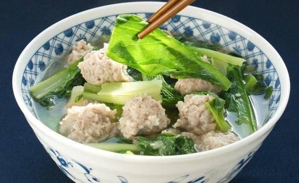 汆丸子，肉馅处理很重要，谨记3点，Q弹饱满多汁，比牛排丸劲道