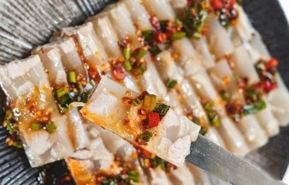 皮冻制作全攻略：从选材到保存，详解传统美食熬制技巧