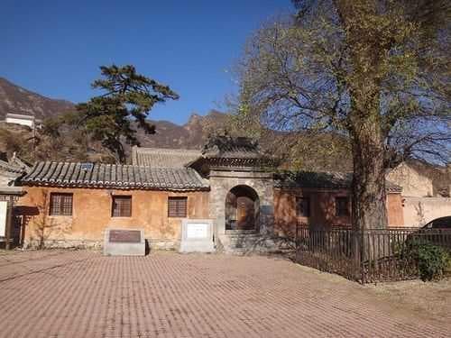 灵岳寺：探秘这座拥有1460年历史的佛教圣地