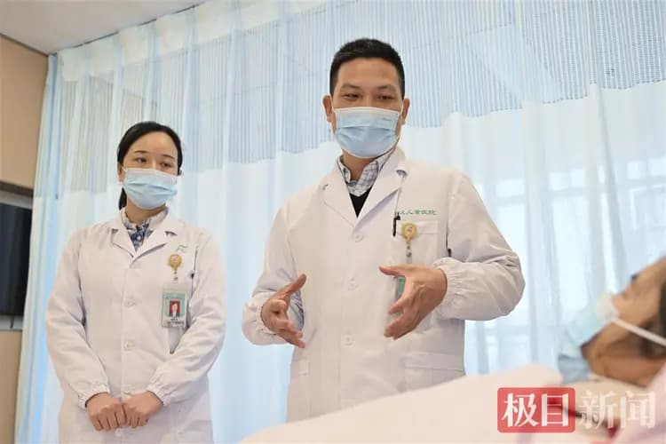 年轻妈妈肚藏“小西瓜”，祸首竟是巨瘤！武汉专家成功“拆弹”