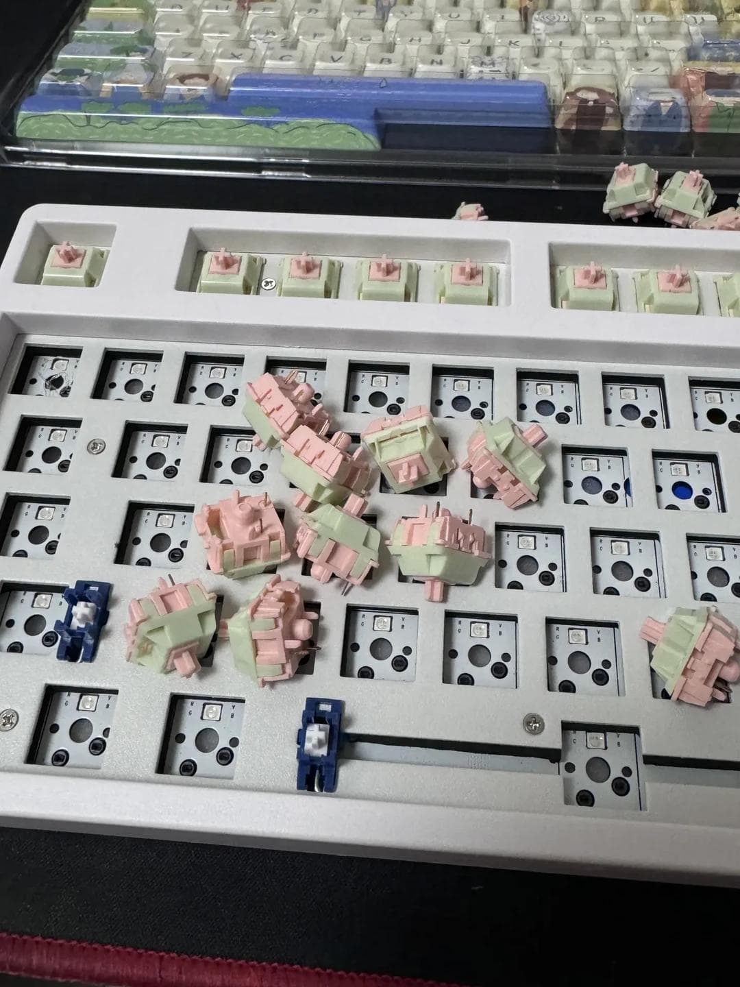 RGB背光键盘选购指南：从轴体到灯效全解析