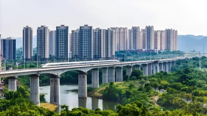渝昆高铁：西南大地上的区域协同新引擎