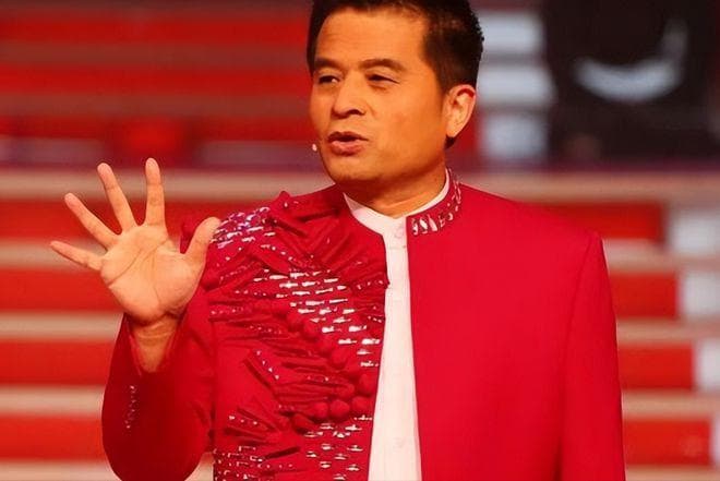 毕福剑不当言论事件：媒体传播、社会影响与人生转折