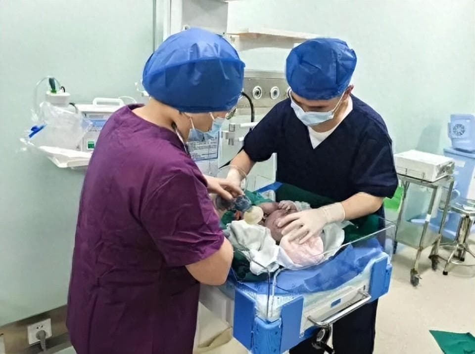 贵州64岁超高龄产妇成功产子