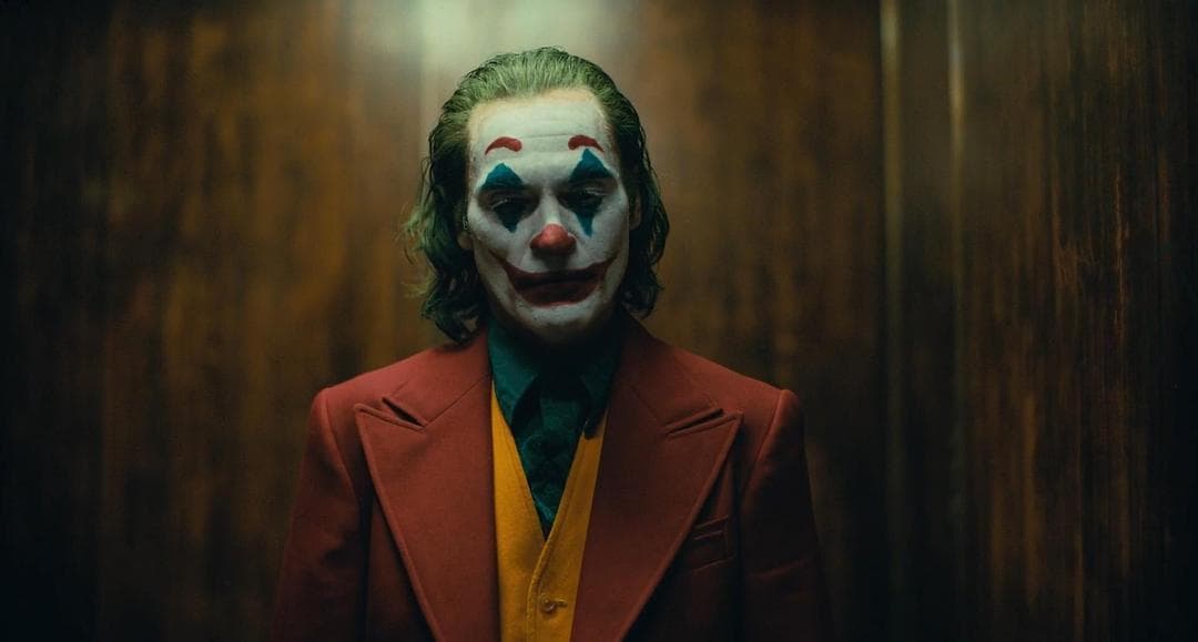 亚瑟在演戏，小丑在看戏——The joker is me
