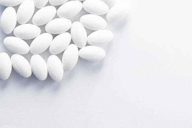 甲钴胺和维生素B1是治疗周围性面瘫的常用药，需要长期服用吗？