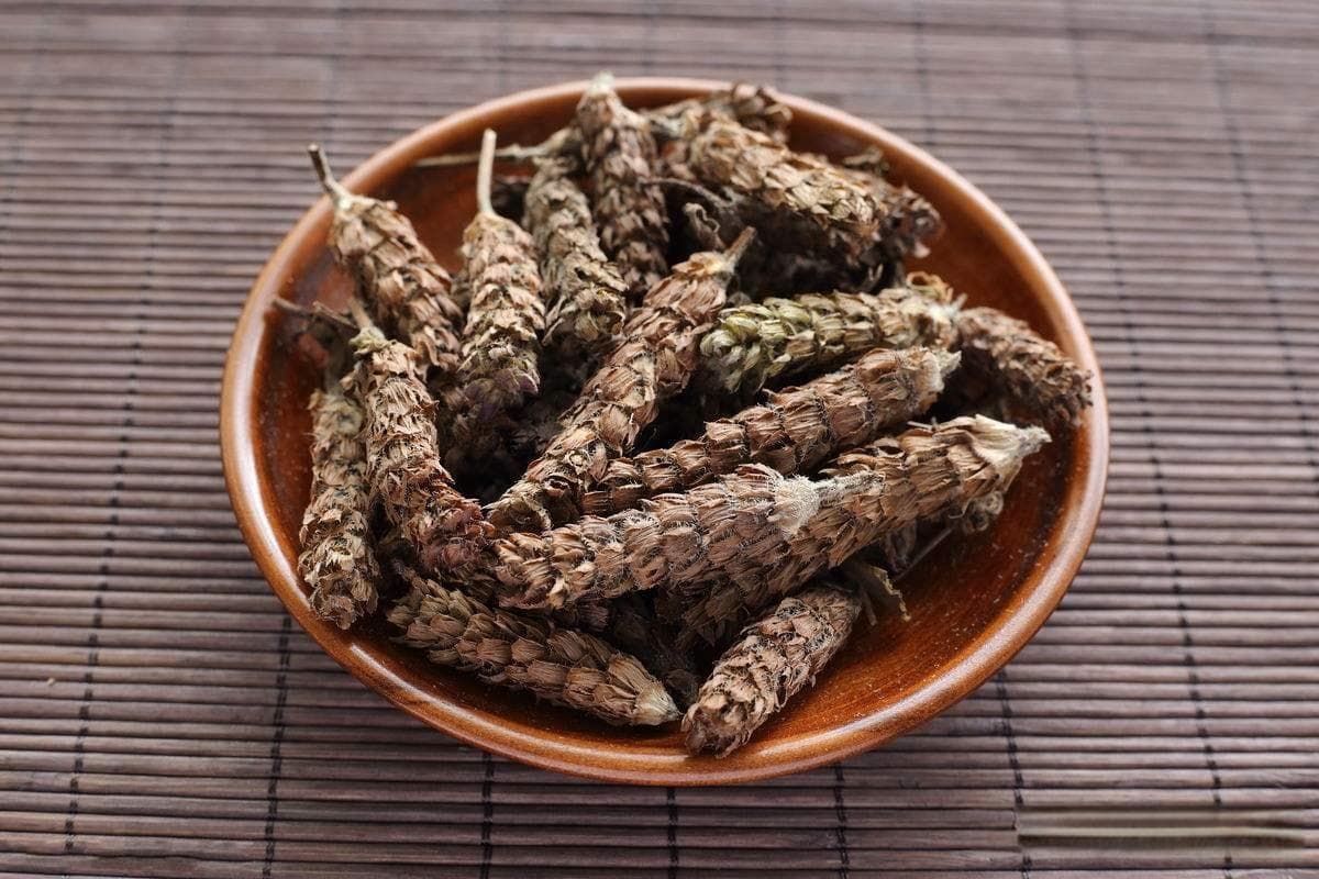 夏枯草：凉茶原料的营养与食用指南