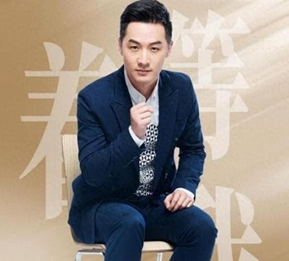 央视“暖男”舒冬隐退背后，幸福家庭成最大赢家，网友感慨不已！