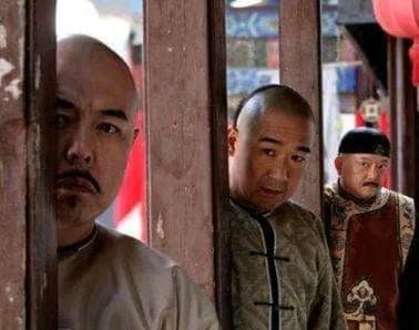 宫廷中的权谋与友谊：刘墉、和珅与纪晓岚的关系纠葛