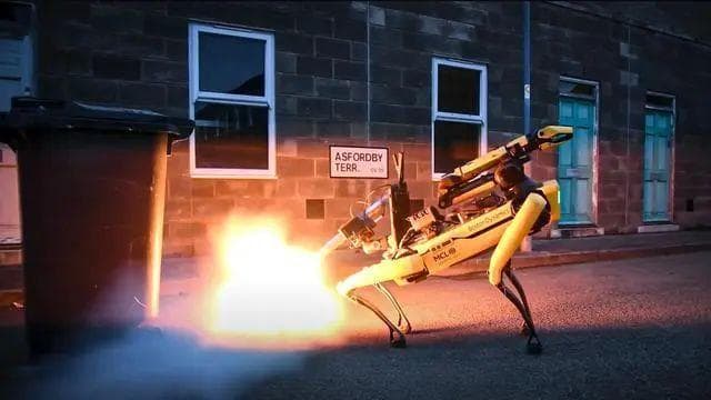 英国国防部研发机器狗解决炸弹探测、拆除和处理问题