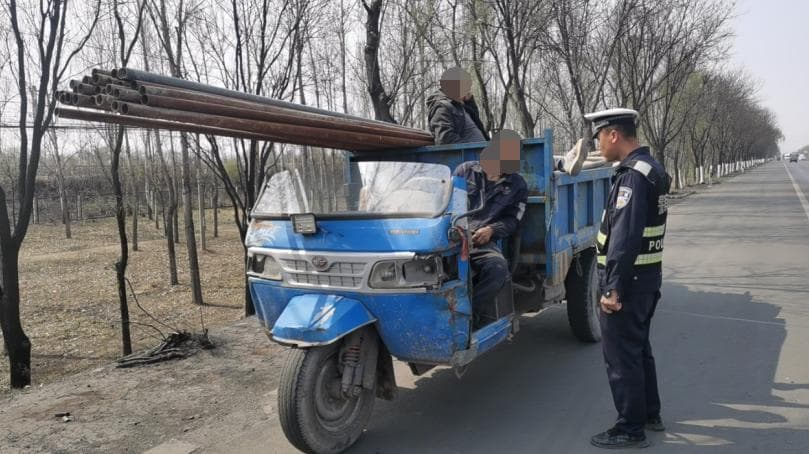 【春季行动】三轮车不是“万能车”，违法载人“驶”不得！