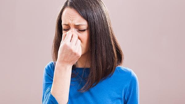 鼻腔深处有异物感怎么办？可能的原因及应对方法