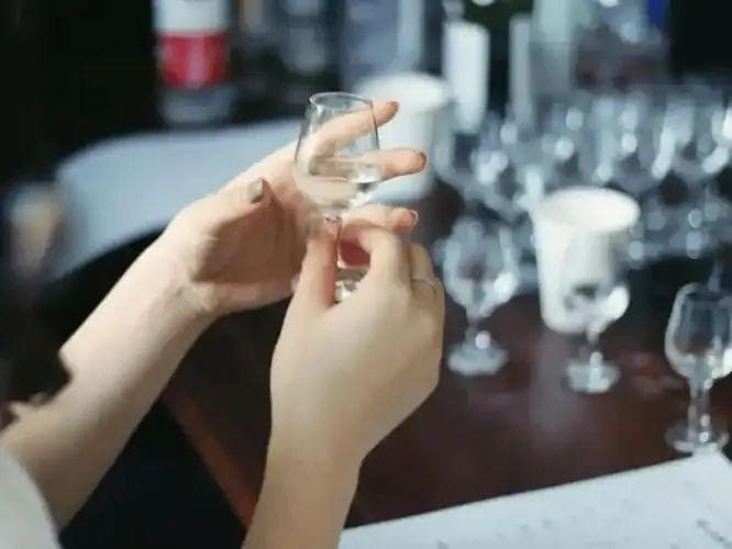高度酒、低度酒，哪种对身体有好处？