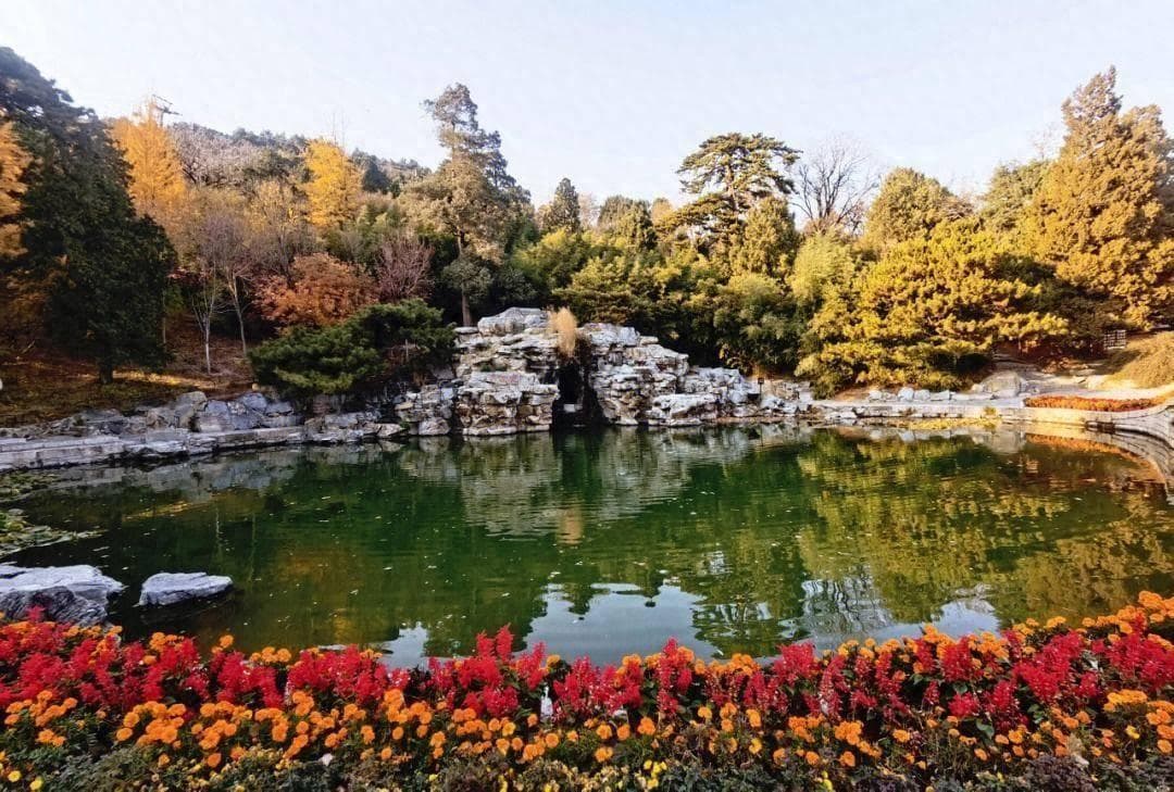 北京香山公园景点详解：800年皇家园林的四季美景