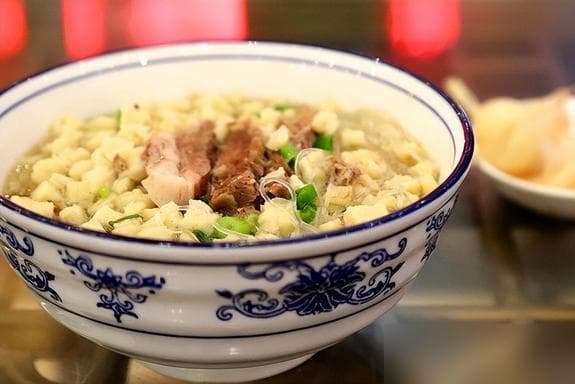 西安泡馍：历史悠久、美味无穷的地域美食