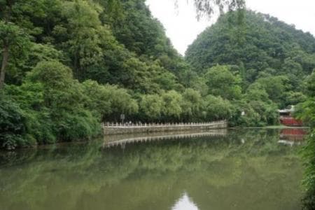 黔灵山公园：贵阳市内的“黔南第一山”