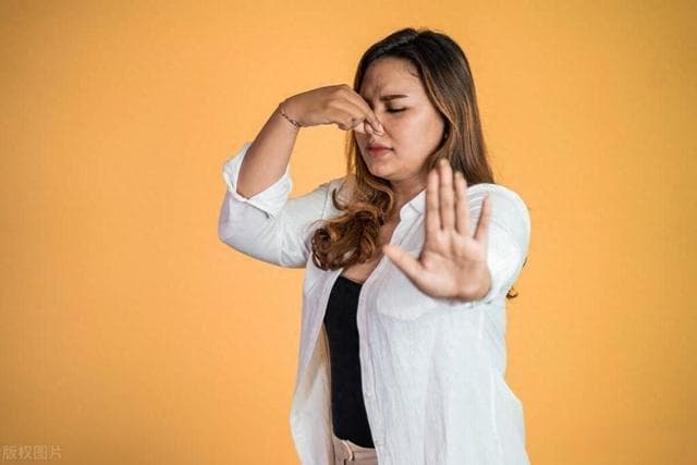 一直放屁有啥原因？是大肠癌？很臭、不臭有啥区别？8招或可改善