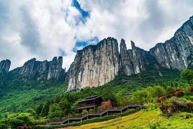 湖北恩施旅游最佳时间及景点推荐：春秋季最适宜，三大景点各具特色