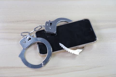 网购手机买到假货了可以报警吗