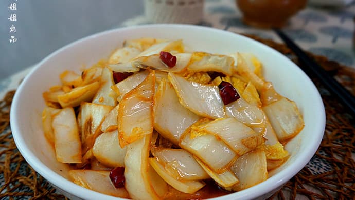 四分之一勺香醋的秘密：醋溜白菜梗制作全攻略
